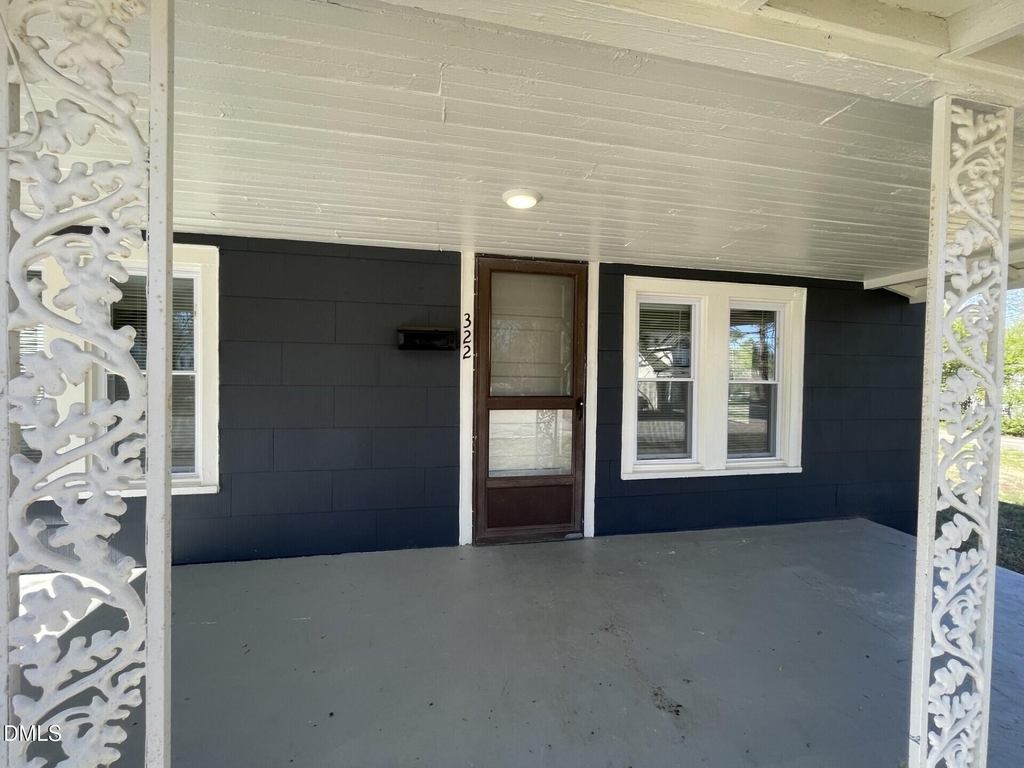322 E Perry Avenue - Photo 2