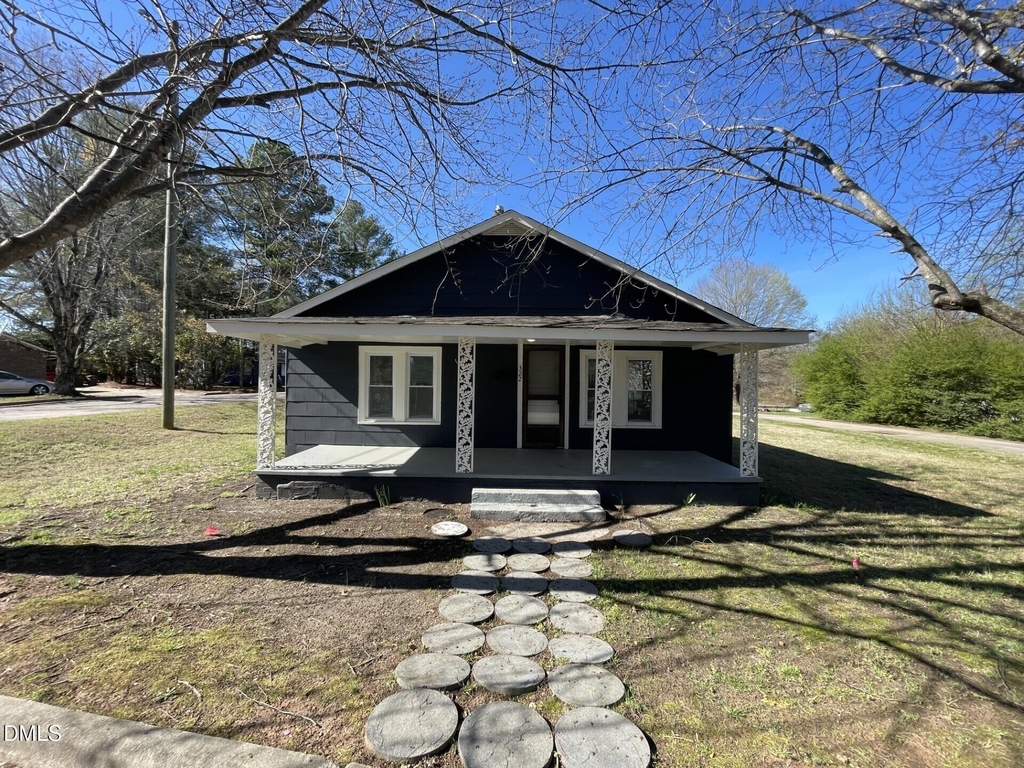 322 E Perry Avenue - Photo 1