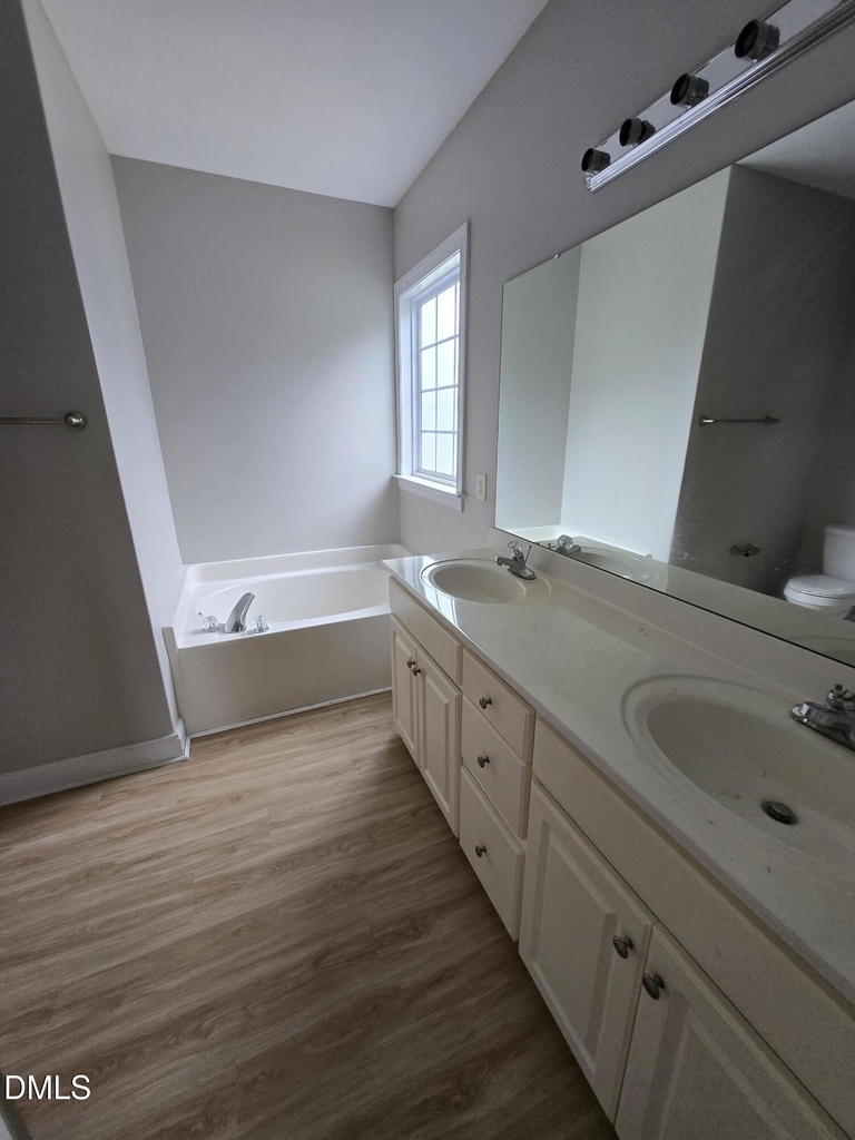18 Castlewood Drive - Photo 9