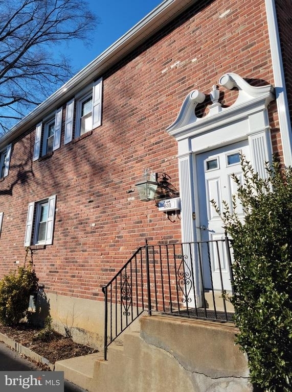 230 N Essex Avenue - Photo 1