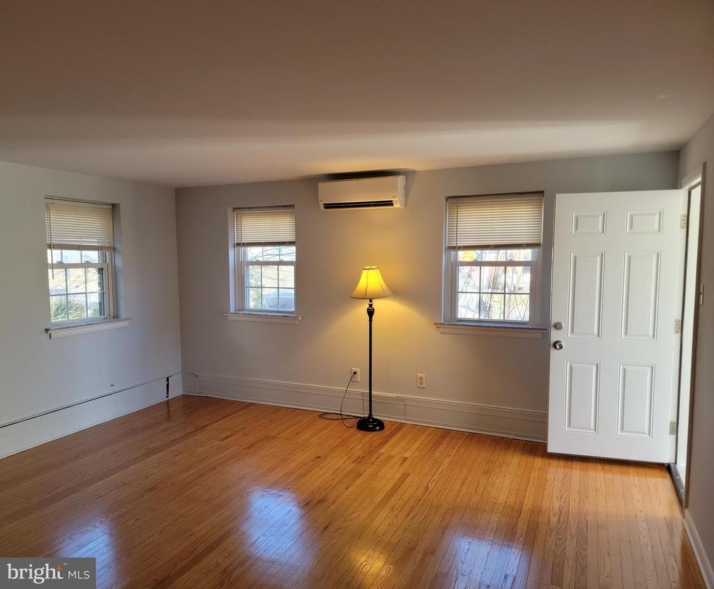230 N Essex Avenue - Photo 2