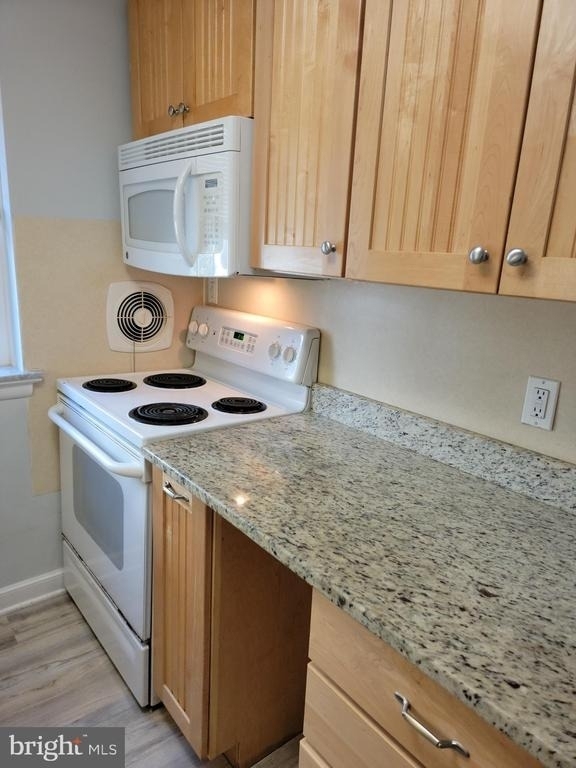 230 N Essex Avenue - Photo 8