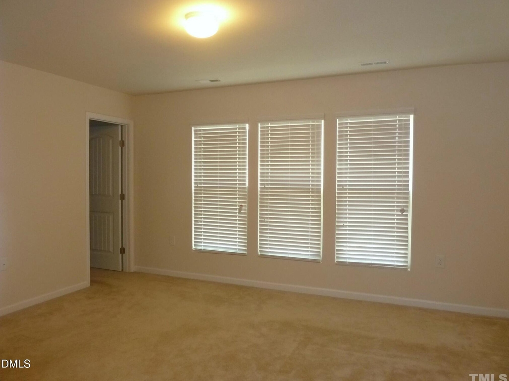521 Denhoff Drive - Photo 4