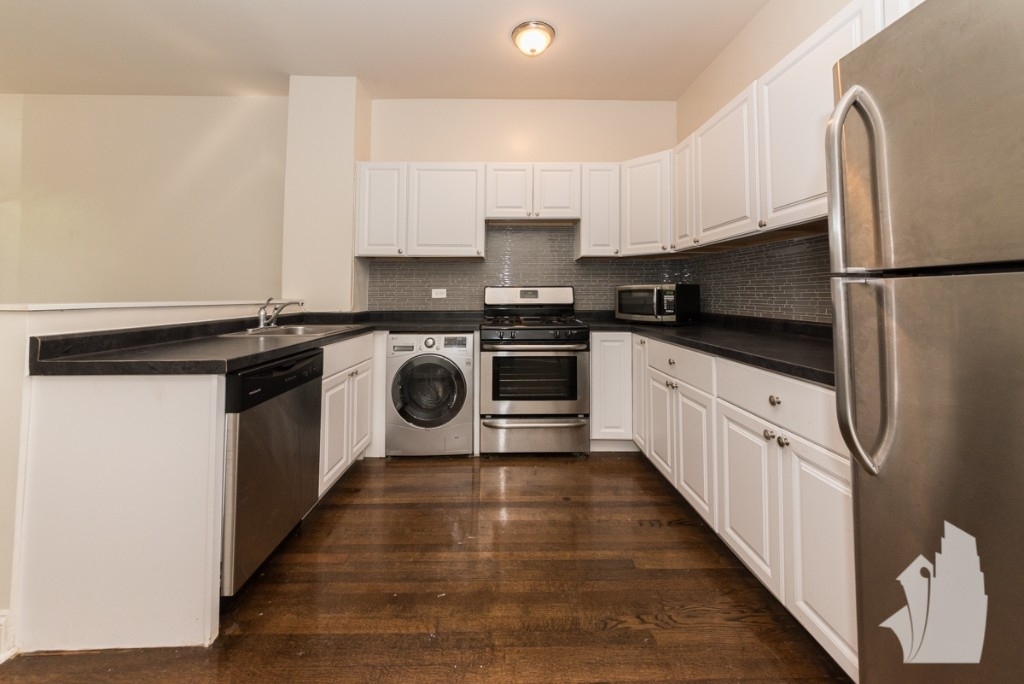 1415-17 W. Hutchinson - Photo 1