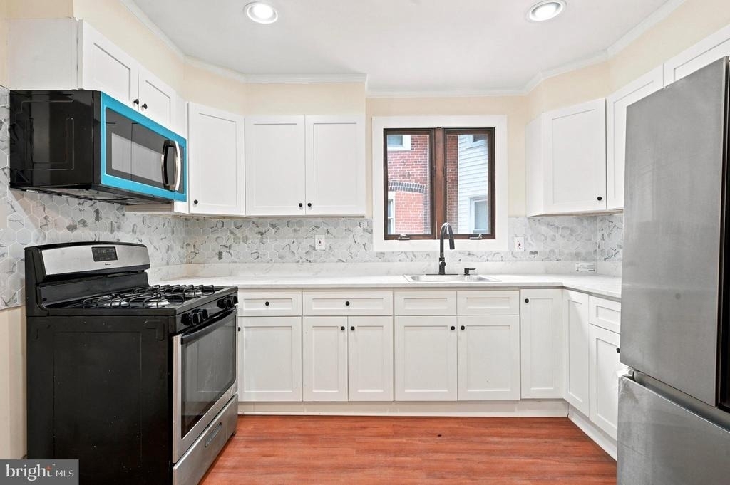 105 Jackson Avenue - Photo 4