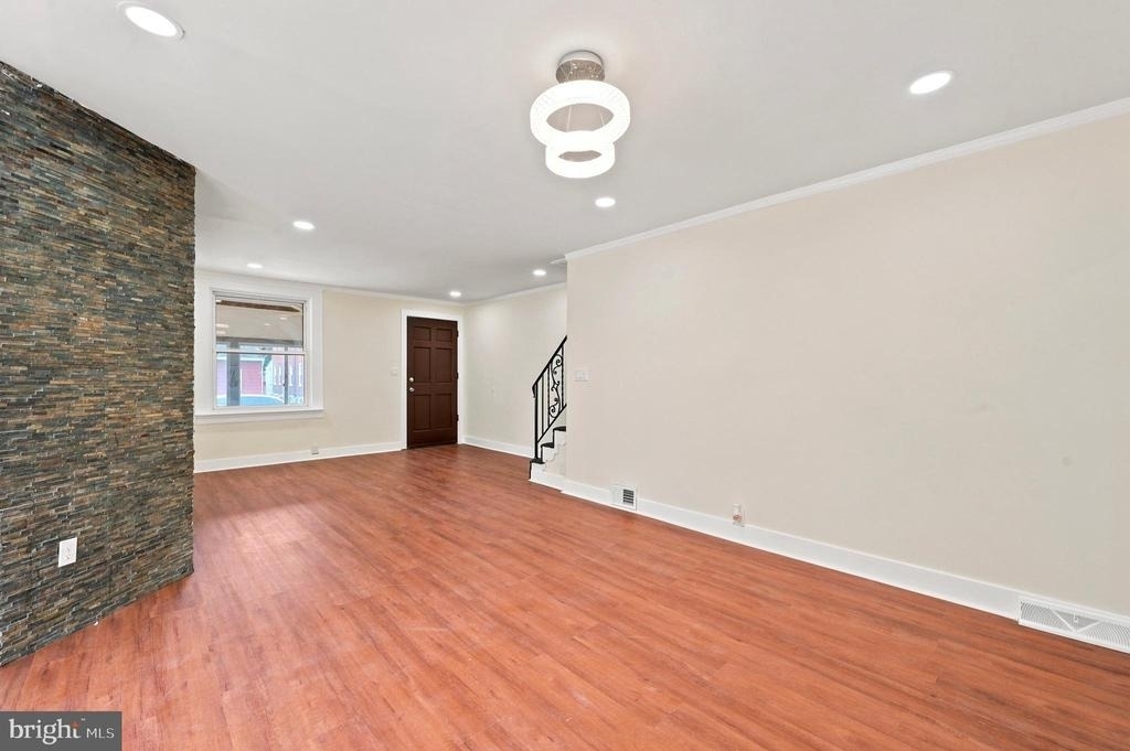 105 Jackson Avenue - Photo 13