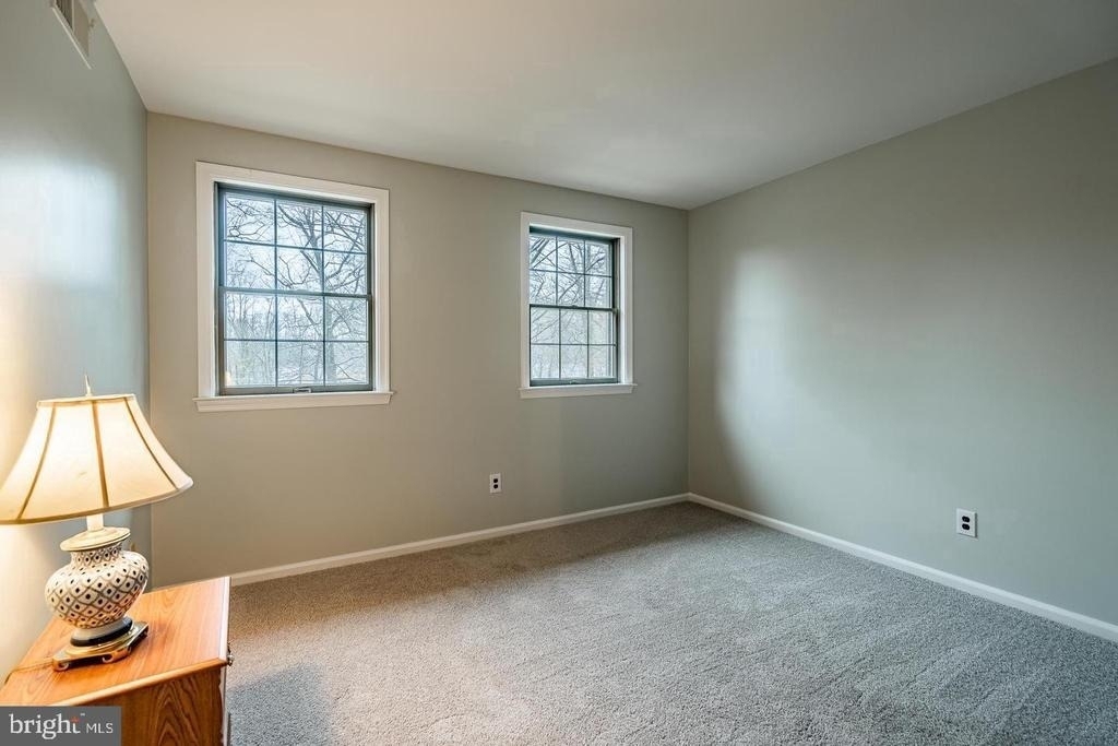 313 Albans Court - Photo 12