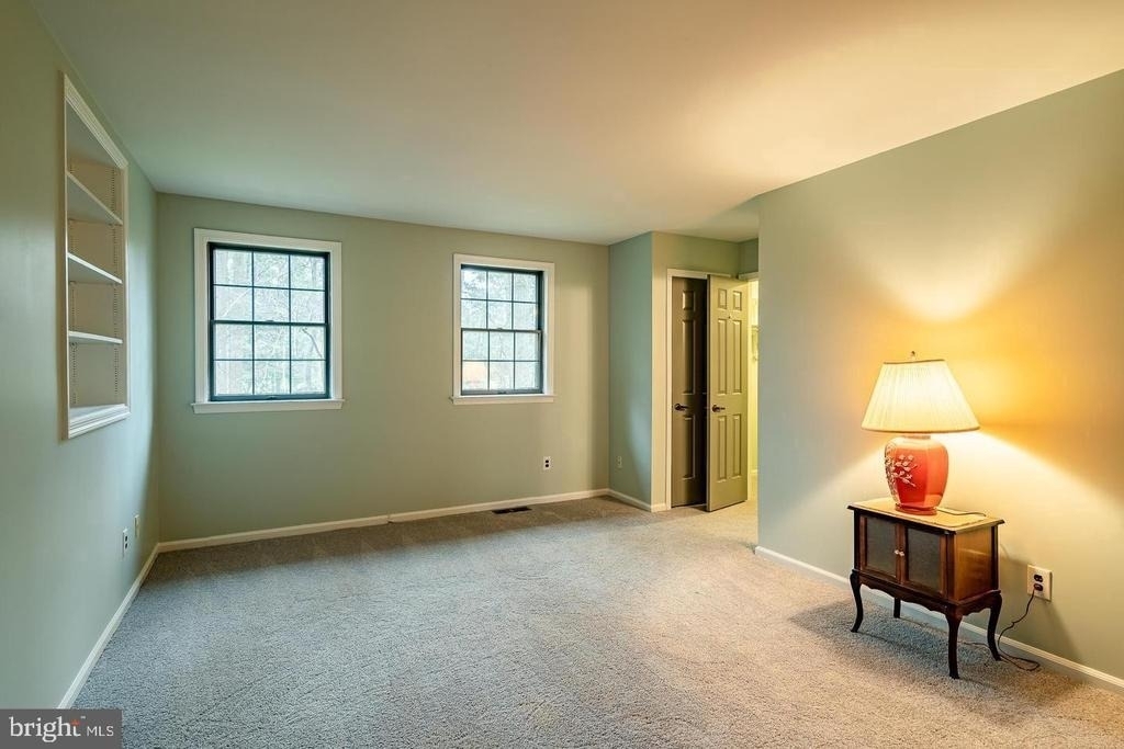 313 Albans Court - Photo 10