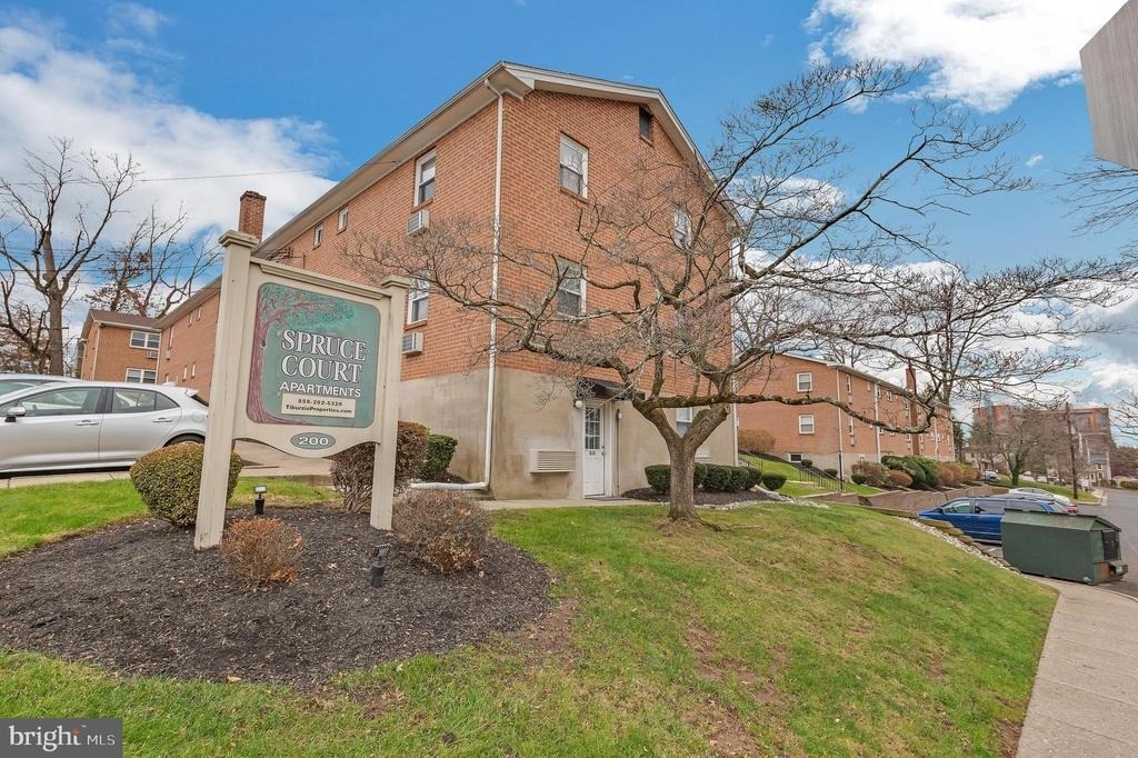 200 Spruce Street - Photo 10