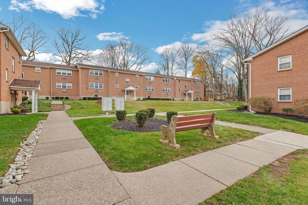 200 Spruce Street - Photo 9