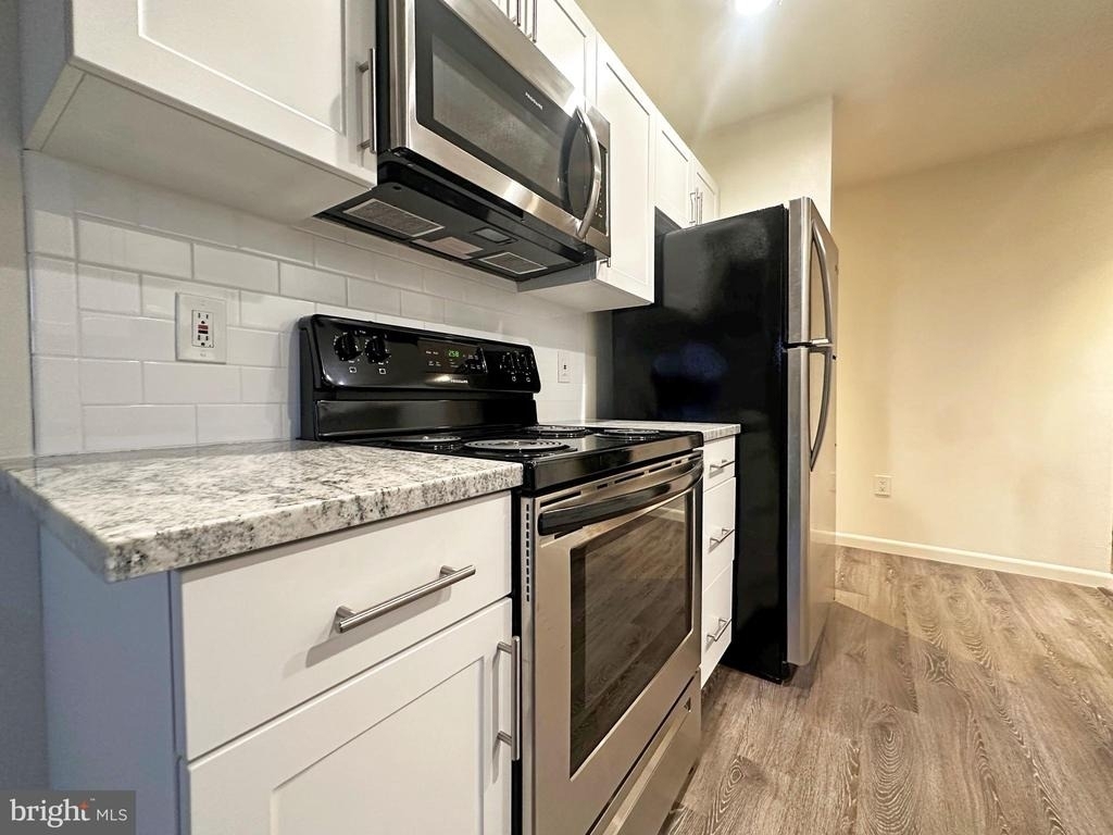 200 Spruce Street - Photo 2