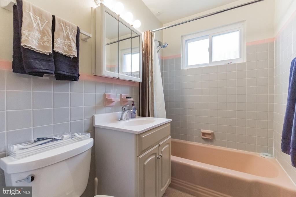 200 Spruce Street - Photo 8