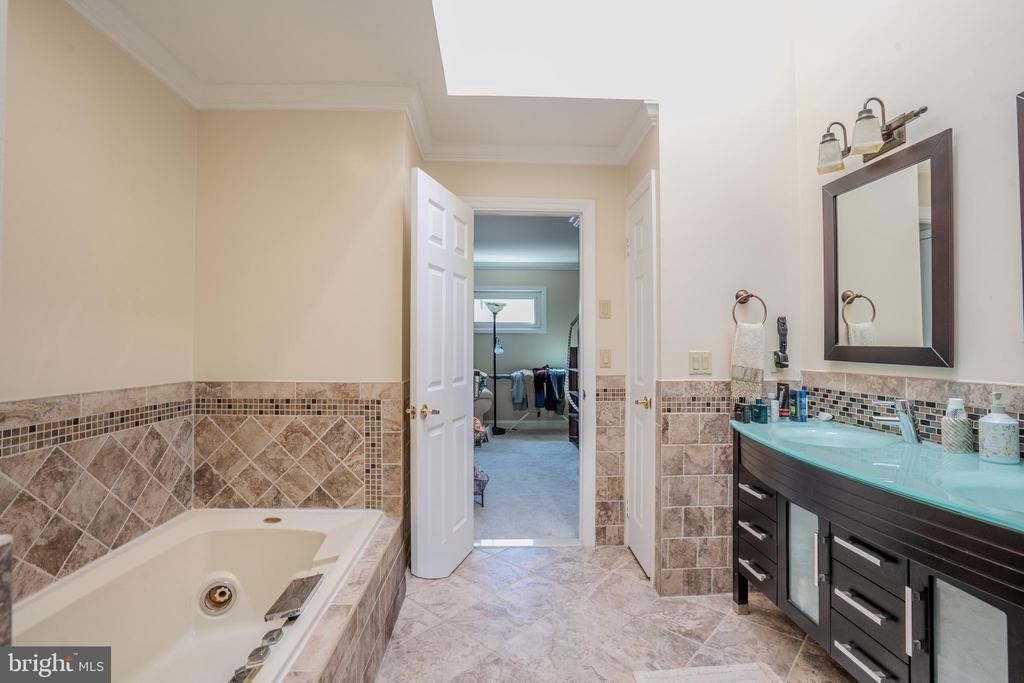 61 Amherst Way - Photo 39