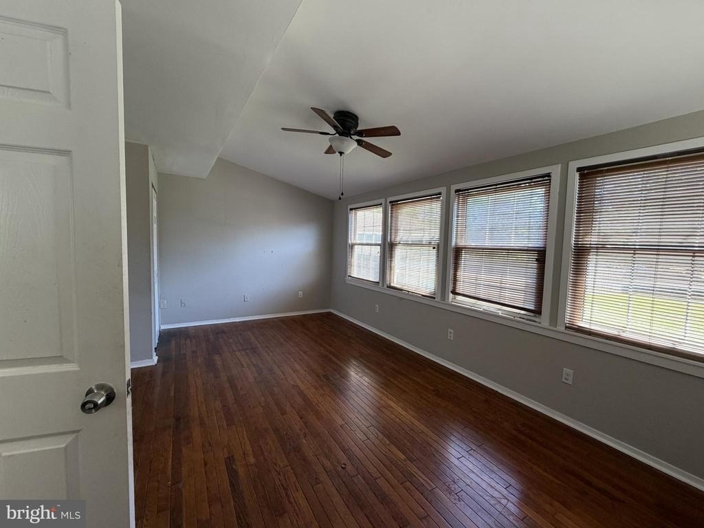 328 Almonesson Road - Photo 2
