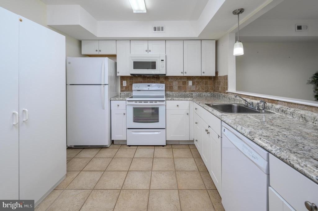 339 Woodlake Drive - Photo 10
