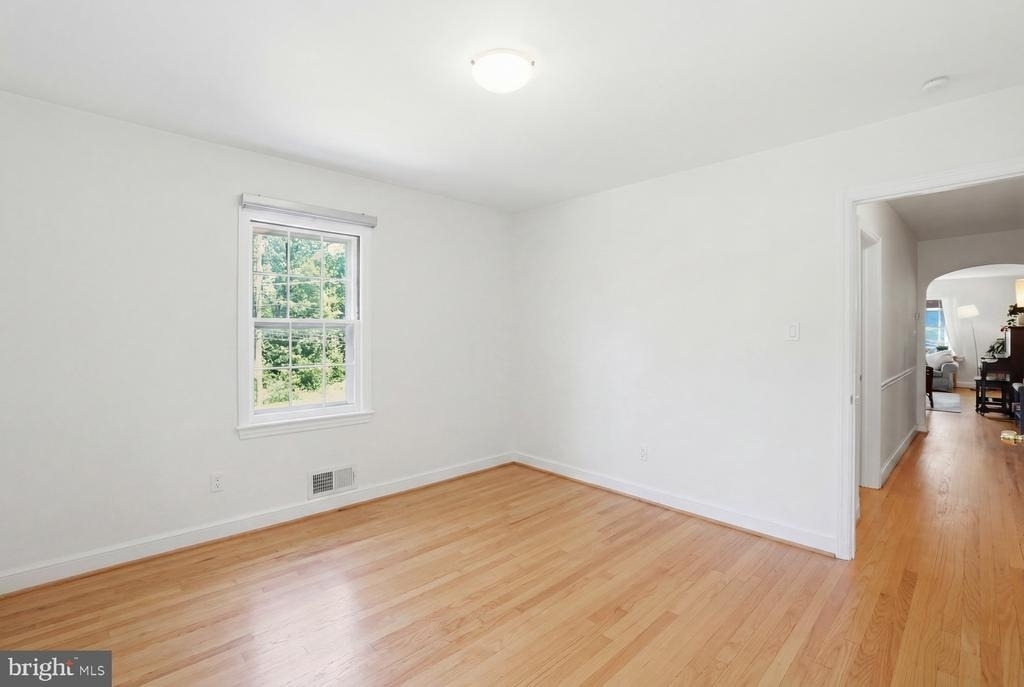 7322 Edmonston Road - Photo 23