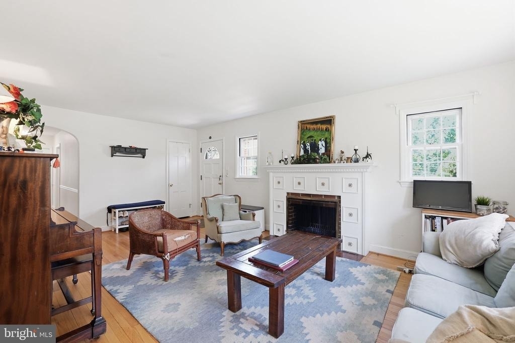7322 Edmonston Road - Photo 6