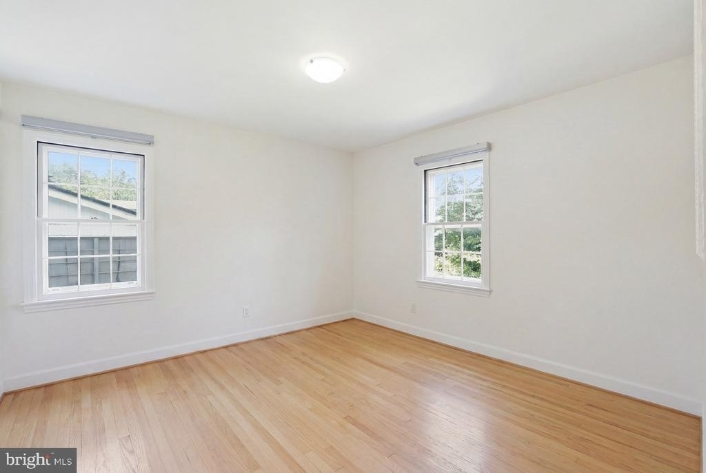 7322 Edmonston Road - Photo 24