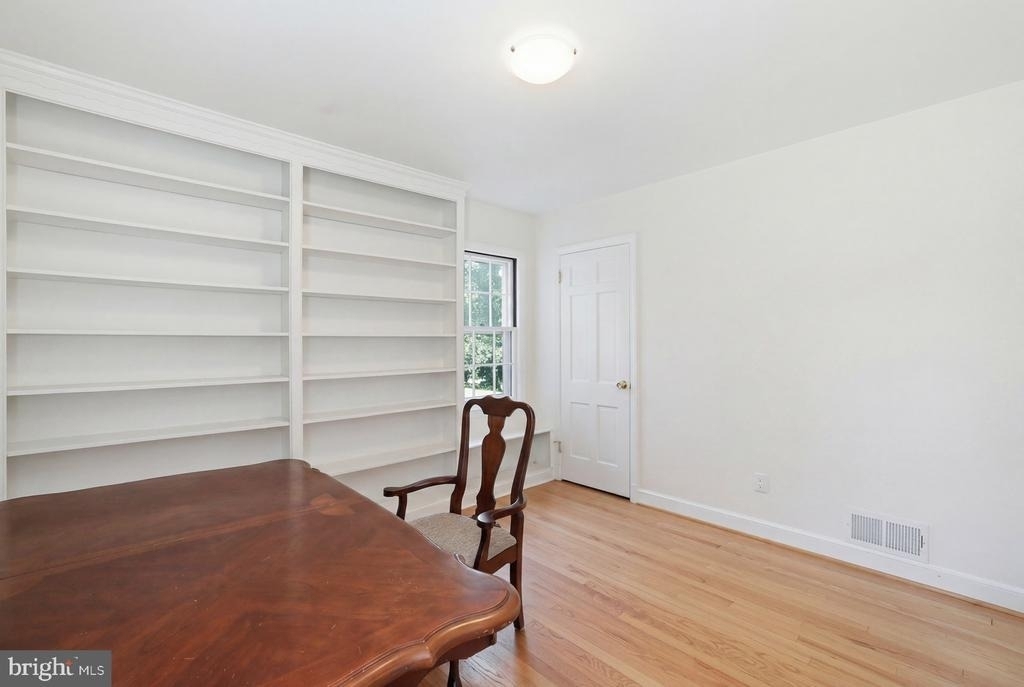 7322 Edmonston Road - Photo 21