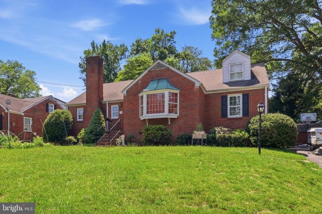 7322 Edmonston Road - Photo 0