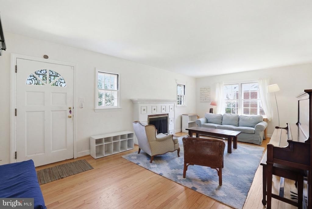 7322 Edmonston Road - Photo 2