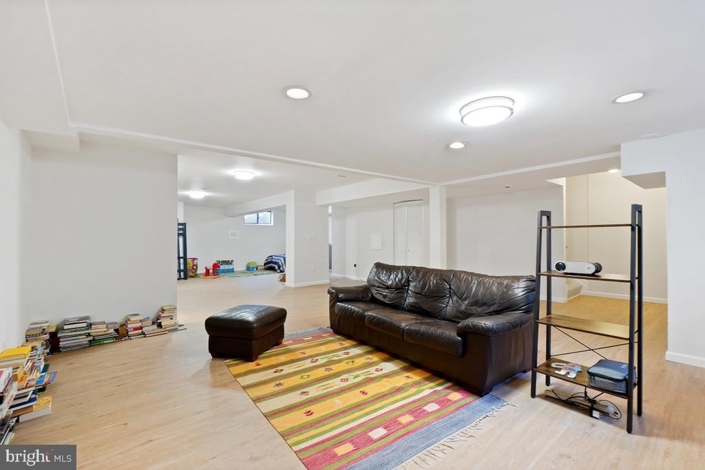 5351 Strathmore Avenue - Photo 21