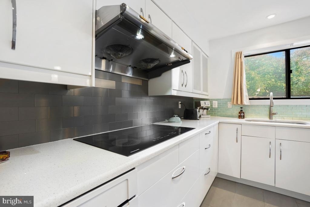5351 Strathmore Avenue - Photo 11