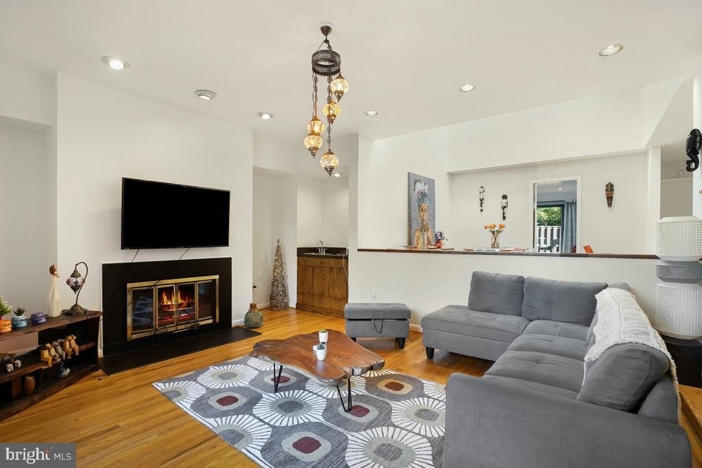 5351 Strathmore Avenue - Photo 3