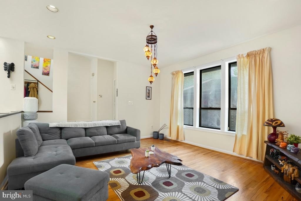 5351 Strathmore Avenue - Photo 5
