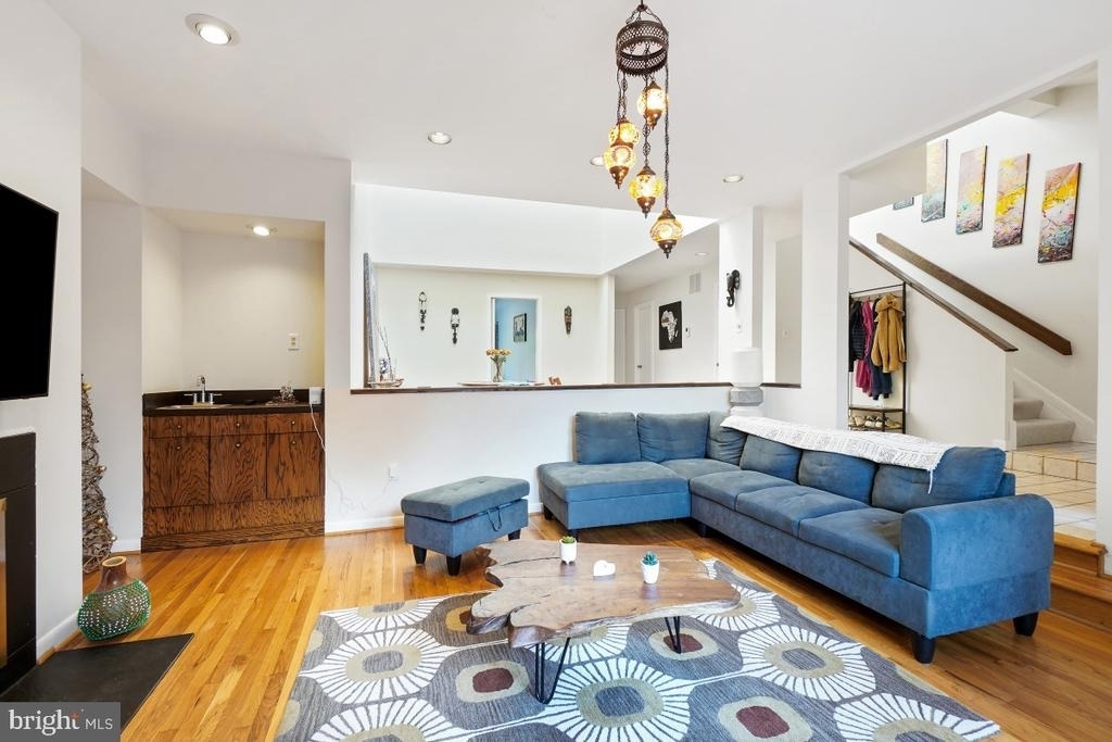 5351 Strathmore Avenue - Photo 4