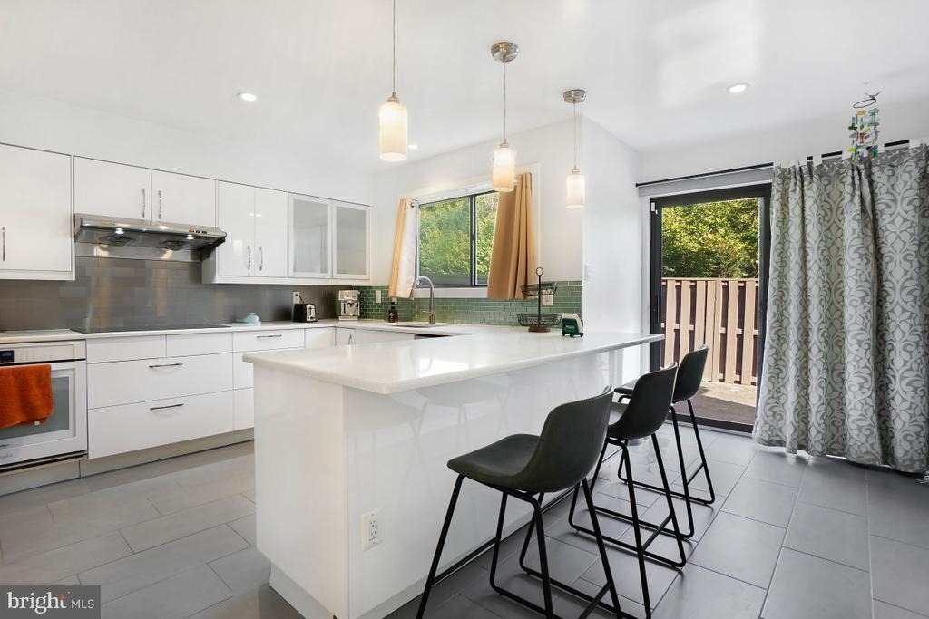 5351 Strathmore Avenue - Photo 9
