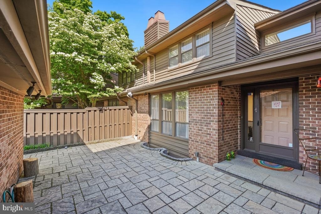 5351 Strathmore Avenue - Photo 0