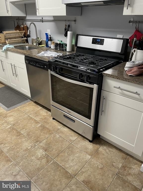 9039 Sligo Creek Parkway - Photo 11