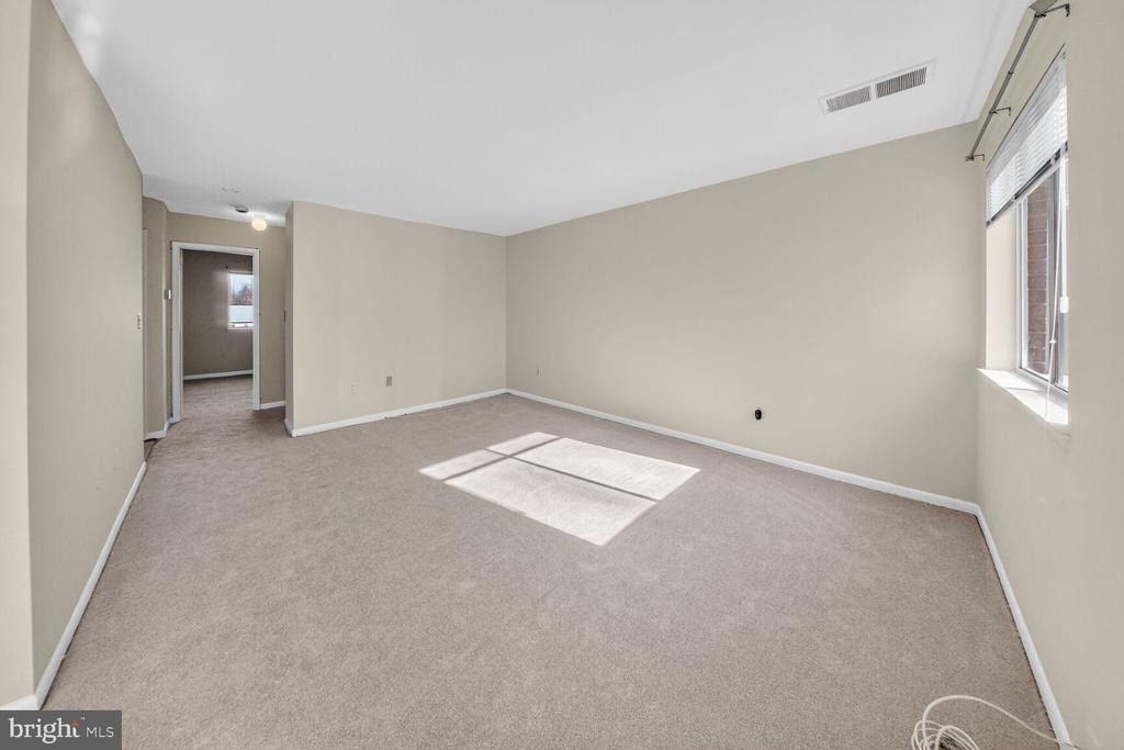 3364 Hewitt Avenue - Photo 4