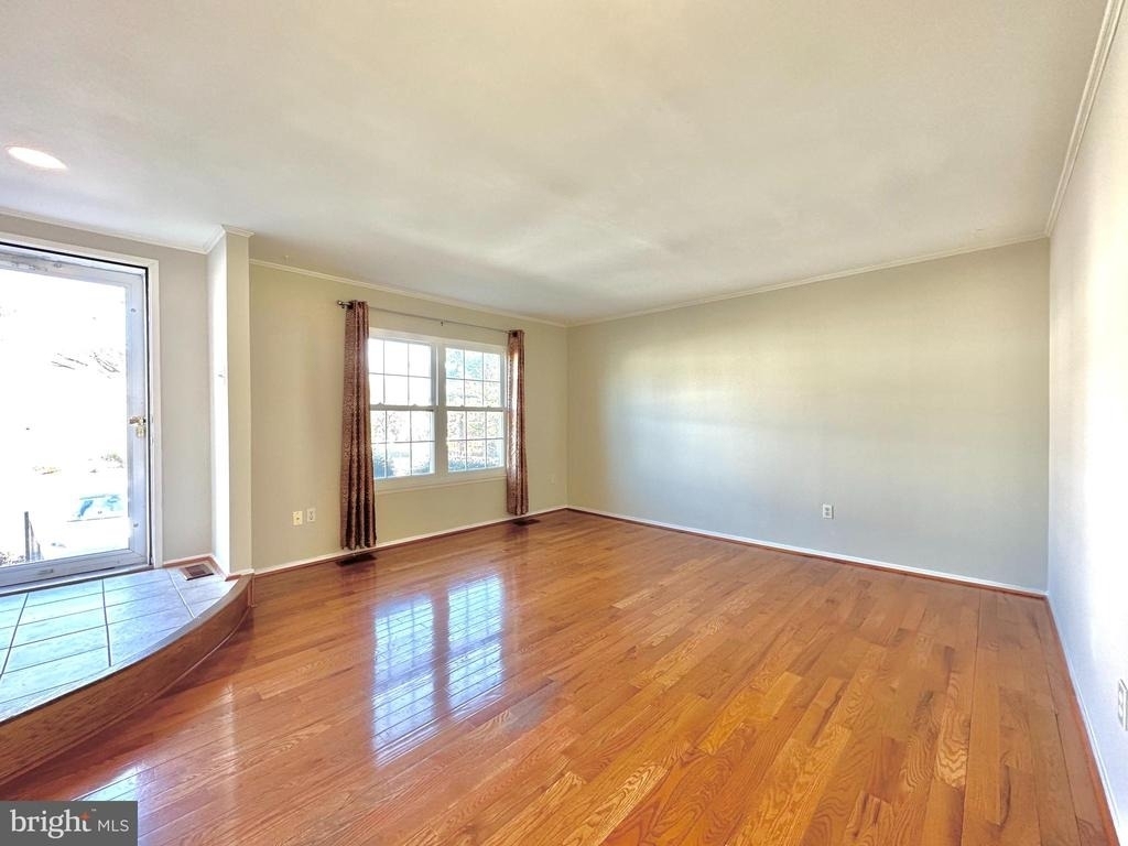 402 Carousel Court - Photo 7