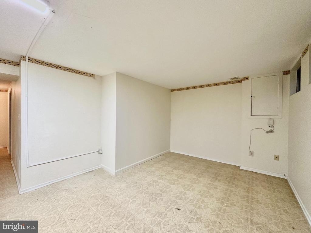 402 Carousel Court - Photo 25