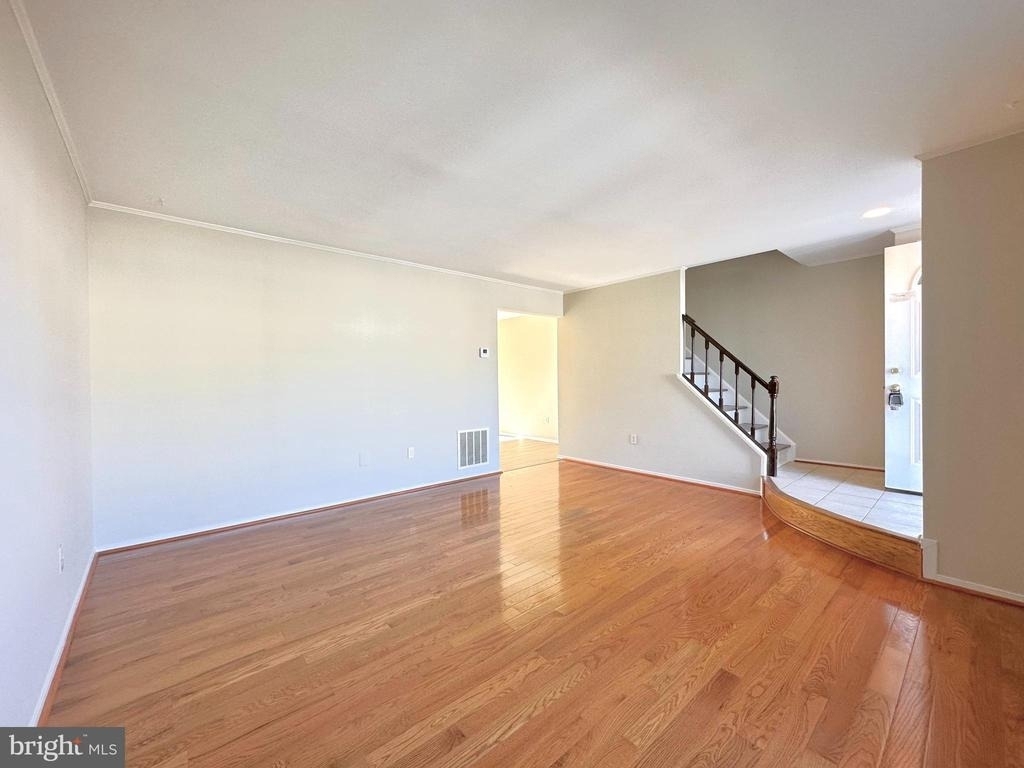402 Carousel Court - Photo 5