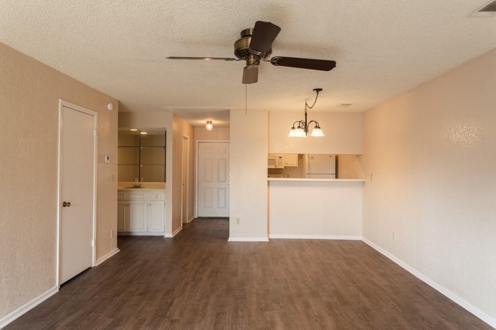 1602 Mill St - Photo 8