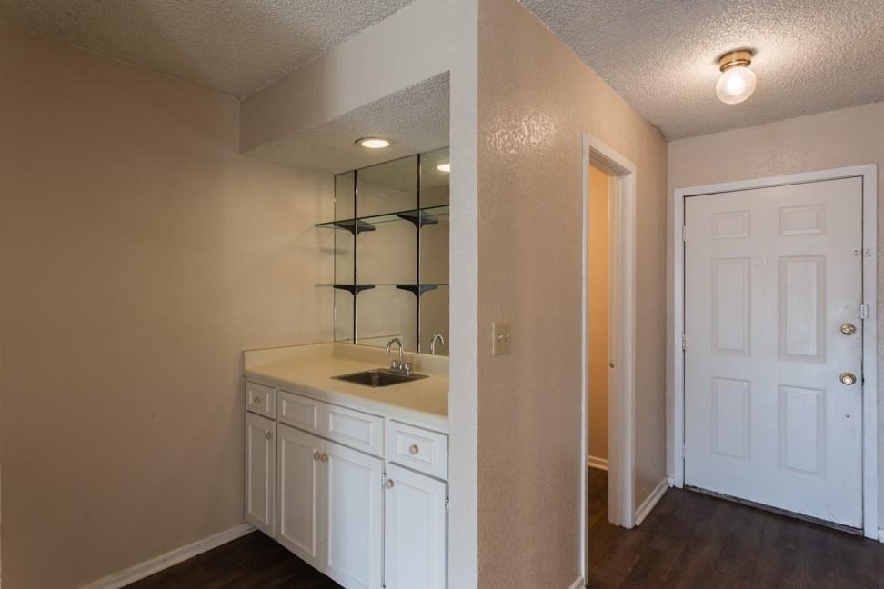 1602 Mill St - Photo 11