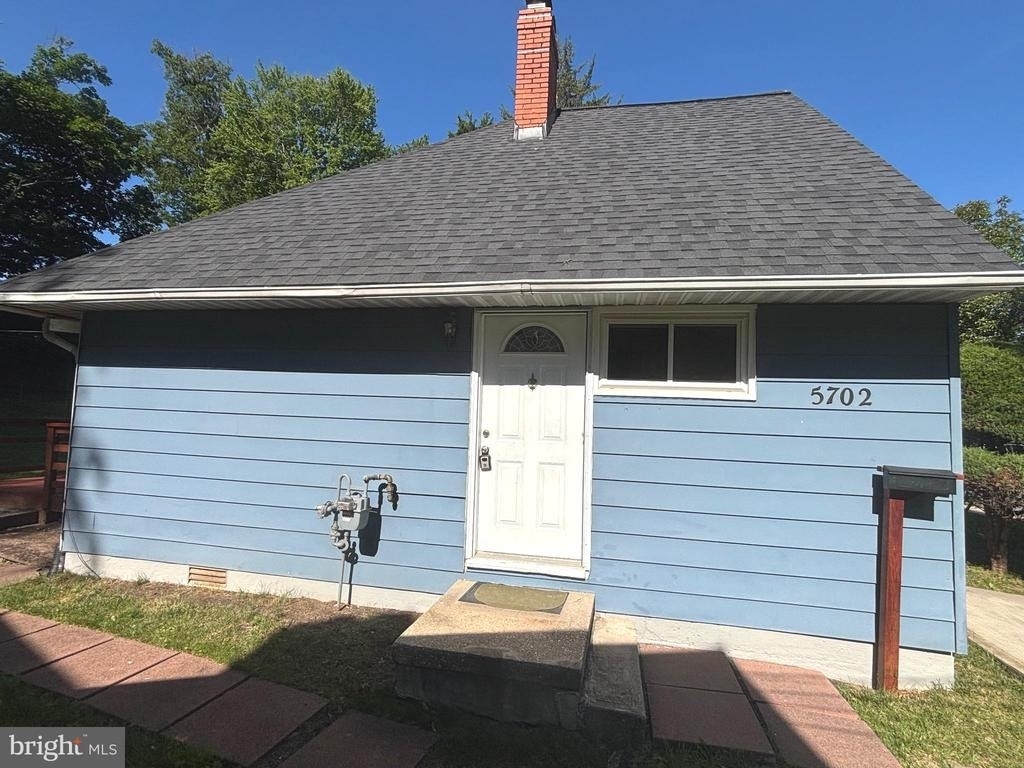 5702 Denfield Road - Photo 2