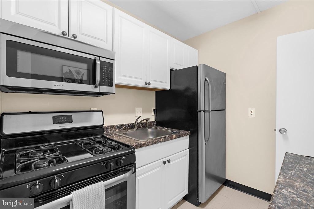 5500 Friendship Boulevard - Photo 18