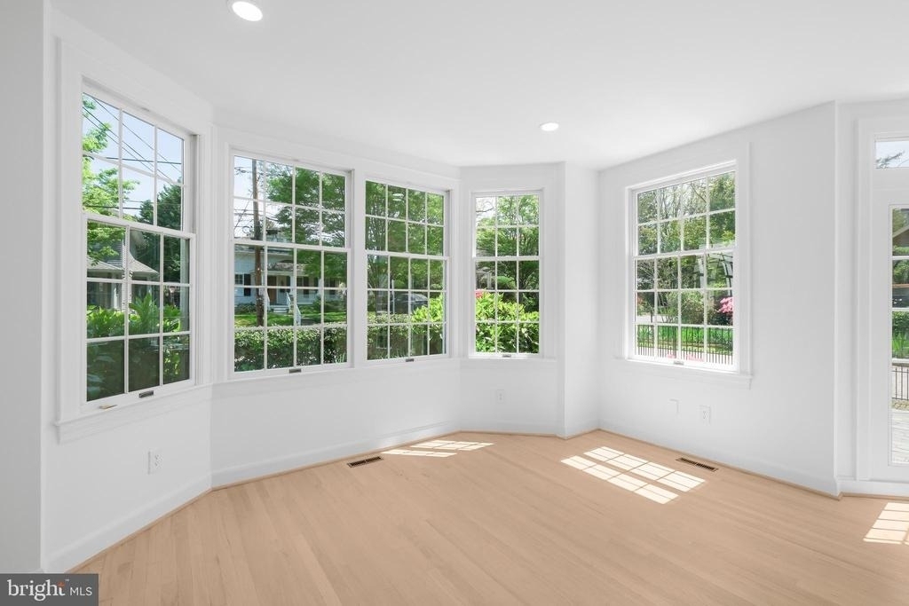 4400 Ridge Street - Photo 6