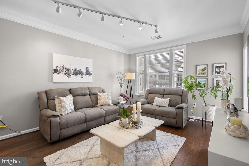 27 Booth Street - Photo 1