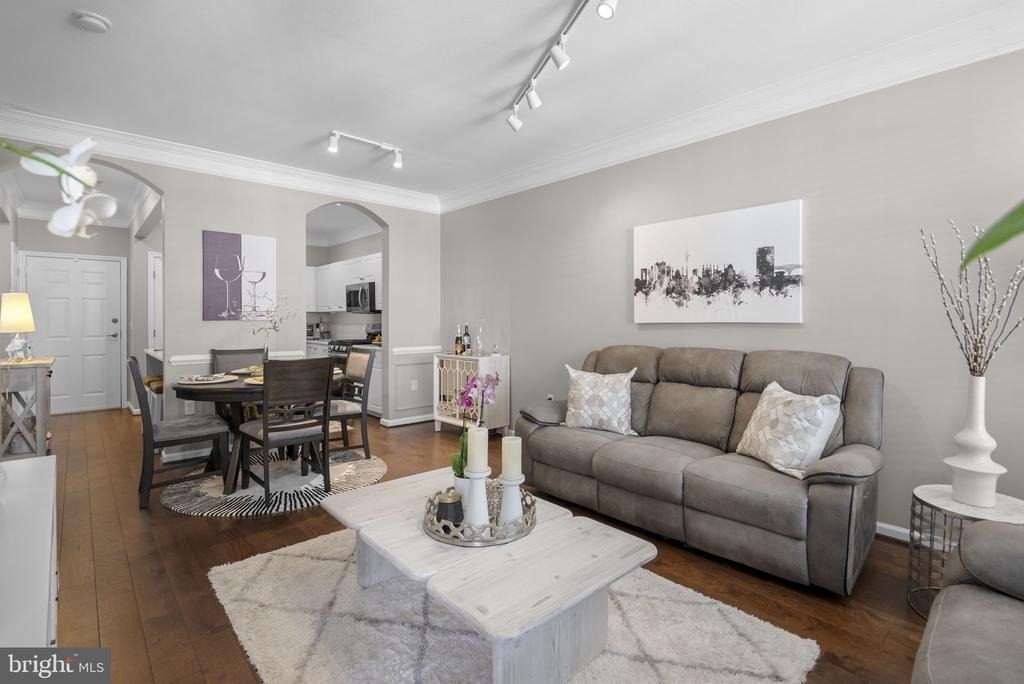 27 Booth Street - Photo 3