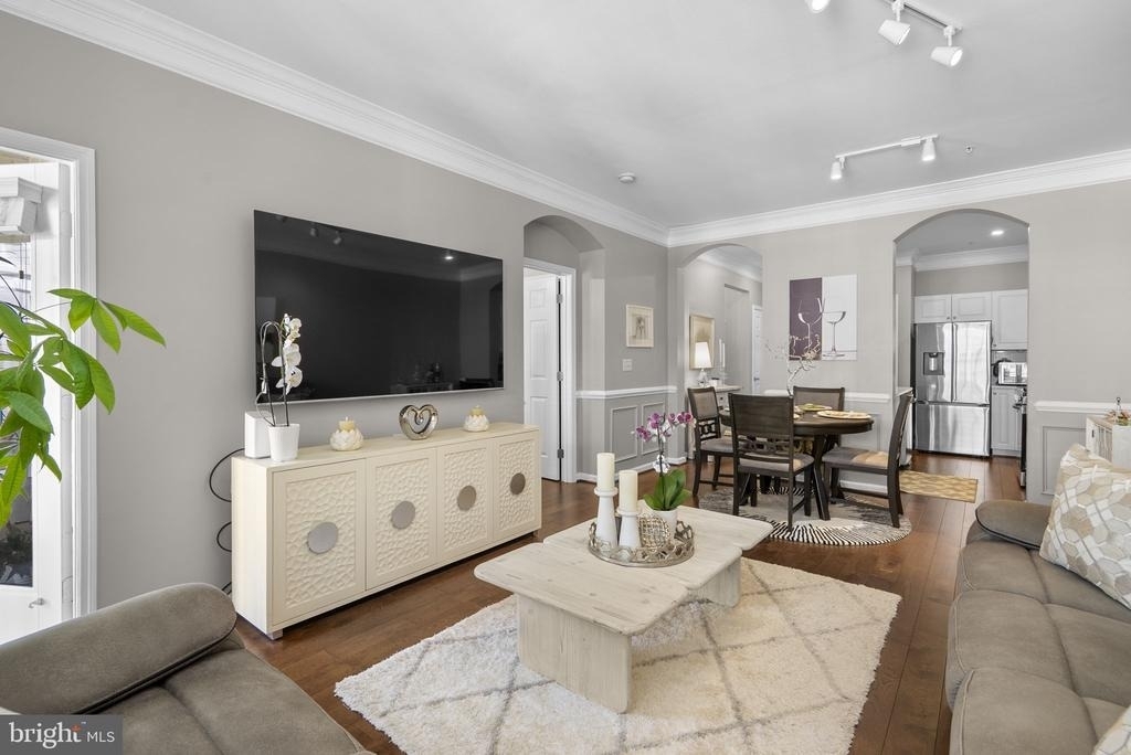 27 Booth Street - Photo 5