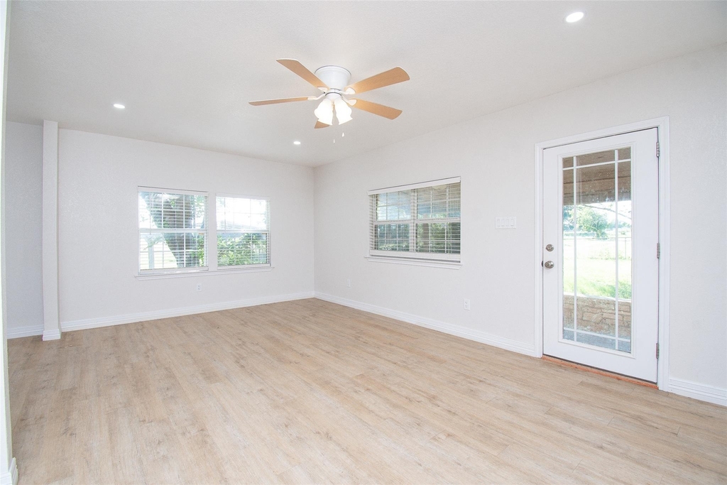 199 Apache Springs Rd - Photo 2