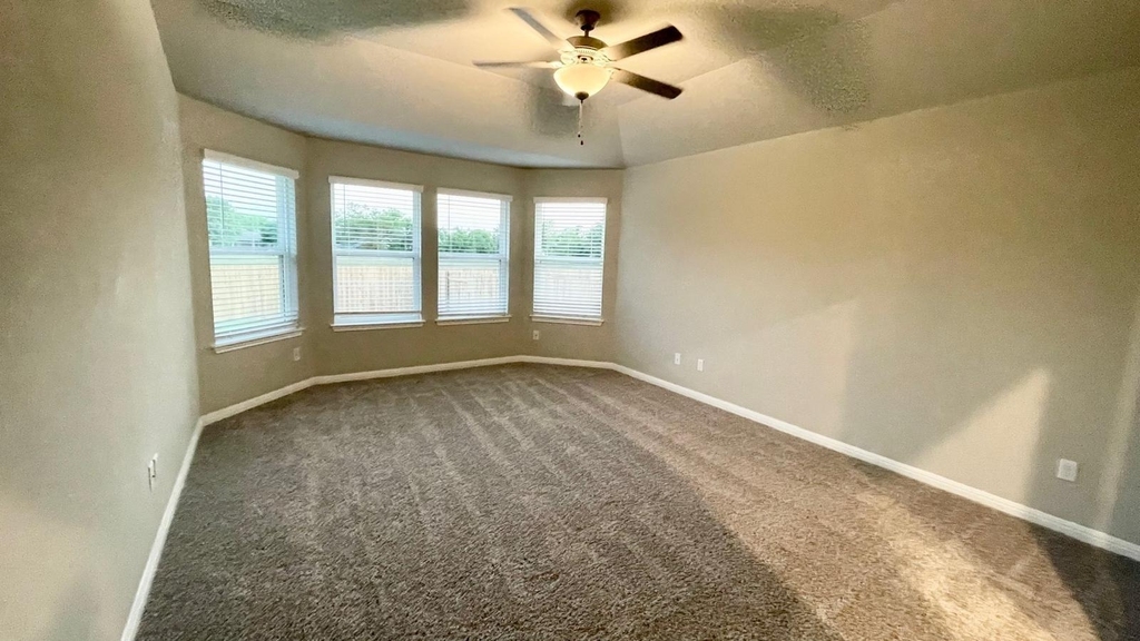 323 Durango Downs Dr - Photo 5