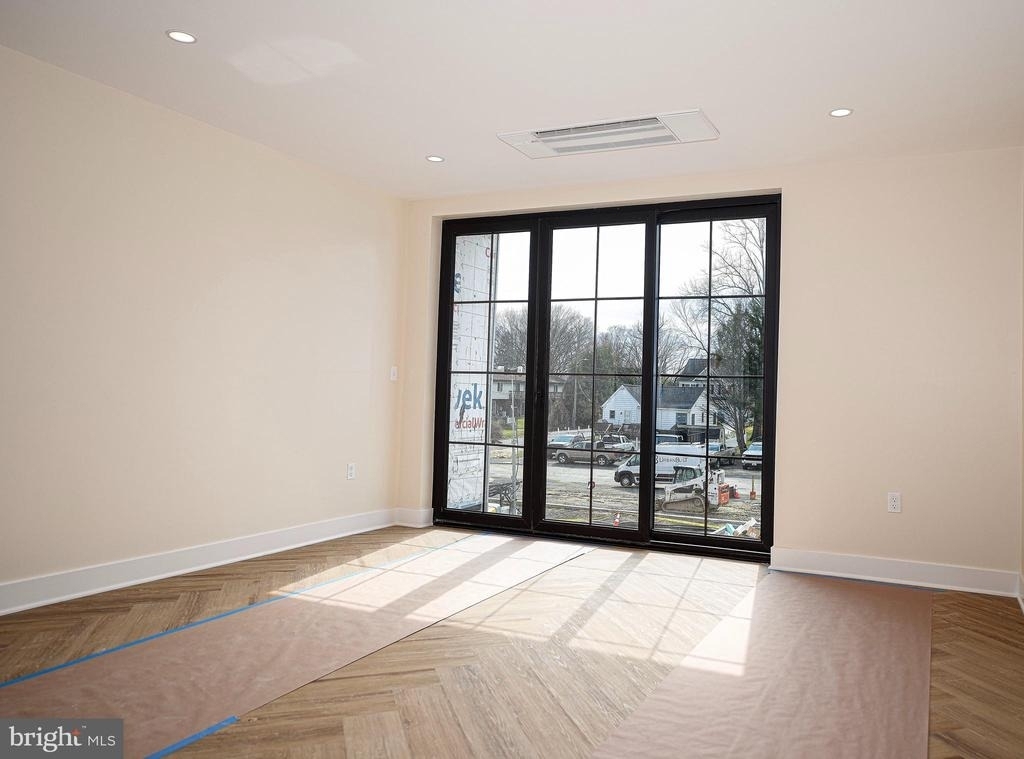 128 N Bond Street - Photo 12