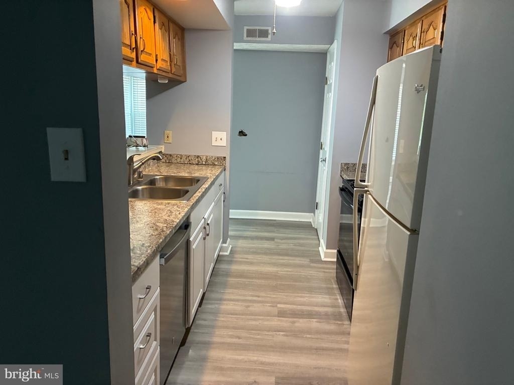 901 Cedar Crest Court - Photo 6