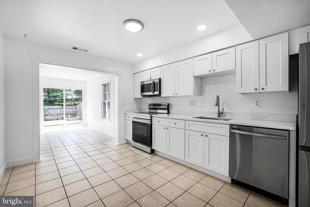 1134 Providence Court - Photo 7